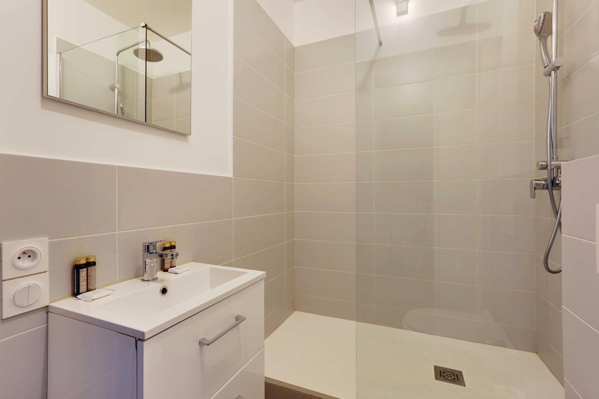 Spacious Apartment - 4Br-10P Montmartre Paris Eksteriør bilde